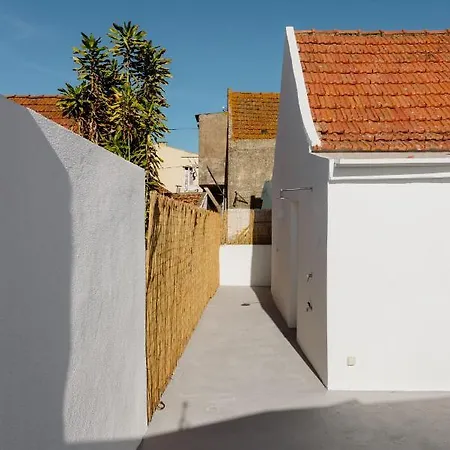 Beach, Surf And City - 2 Bedroom *
